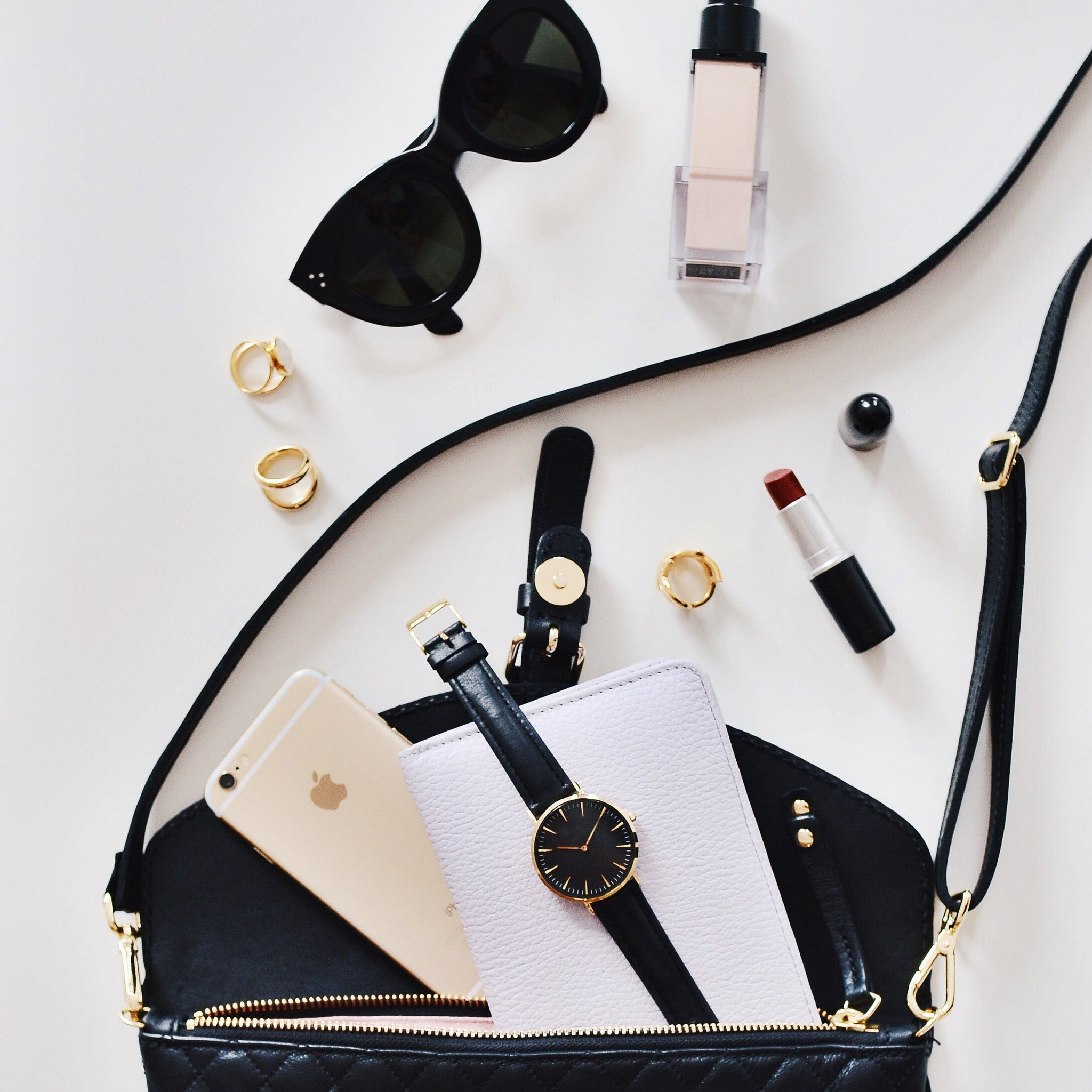 Shop Online in Lebanon:  Top Brands at Your Fingertips